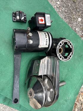 M1212c Anchorlift Mako Vertical Windlass 1200w 8mm Gypsy 12v For 40 55 Ft Boats