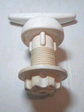 C007 Jet Dock Oem Cleat Assembly White Poly Threaded Floating Usa
