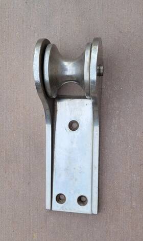 328050 Sea-dog Short Bow Roller 7-7/8 Inch Seadog Marine Boat